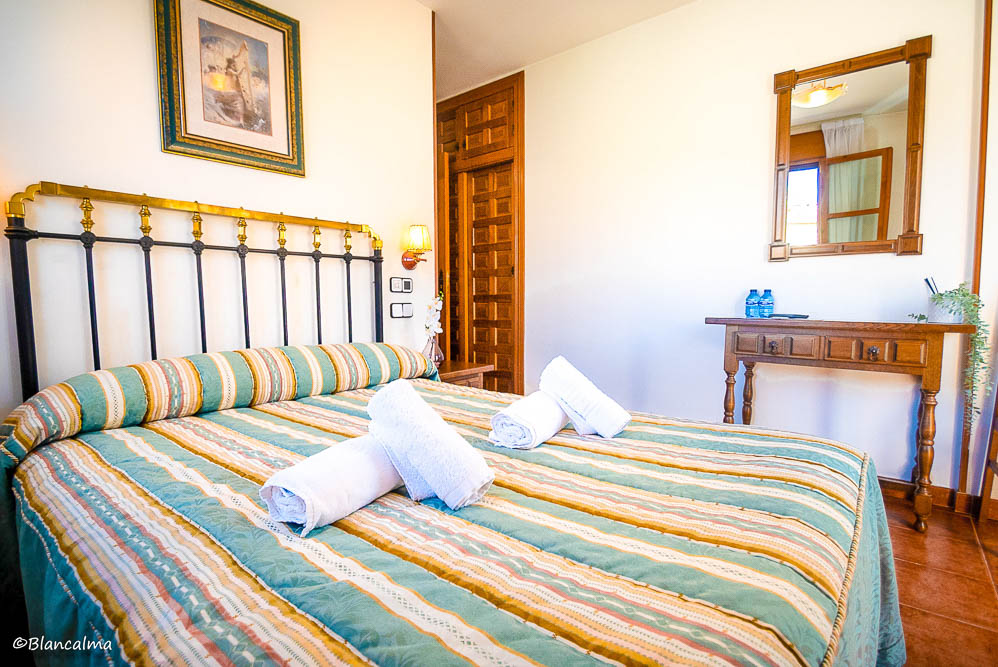 Hotel en Berlanga El Castillo en Posada Los Leones toallas
