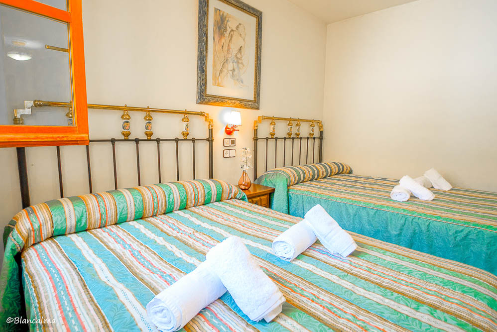 Hotel en Berlanga los 4 caños en Posada Los Leones camas